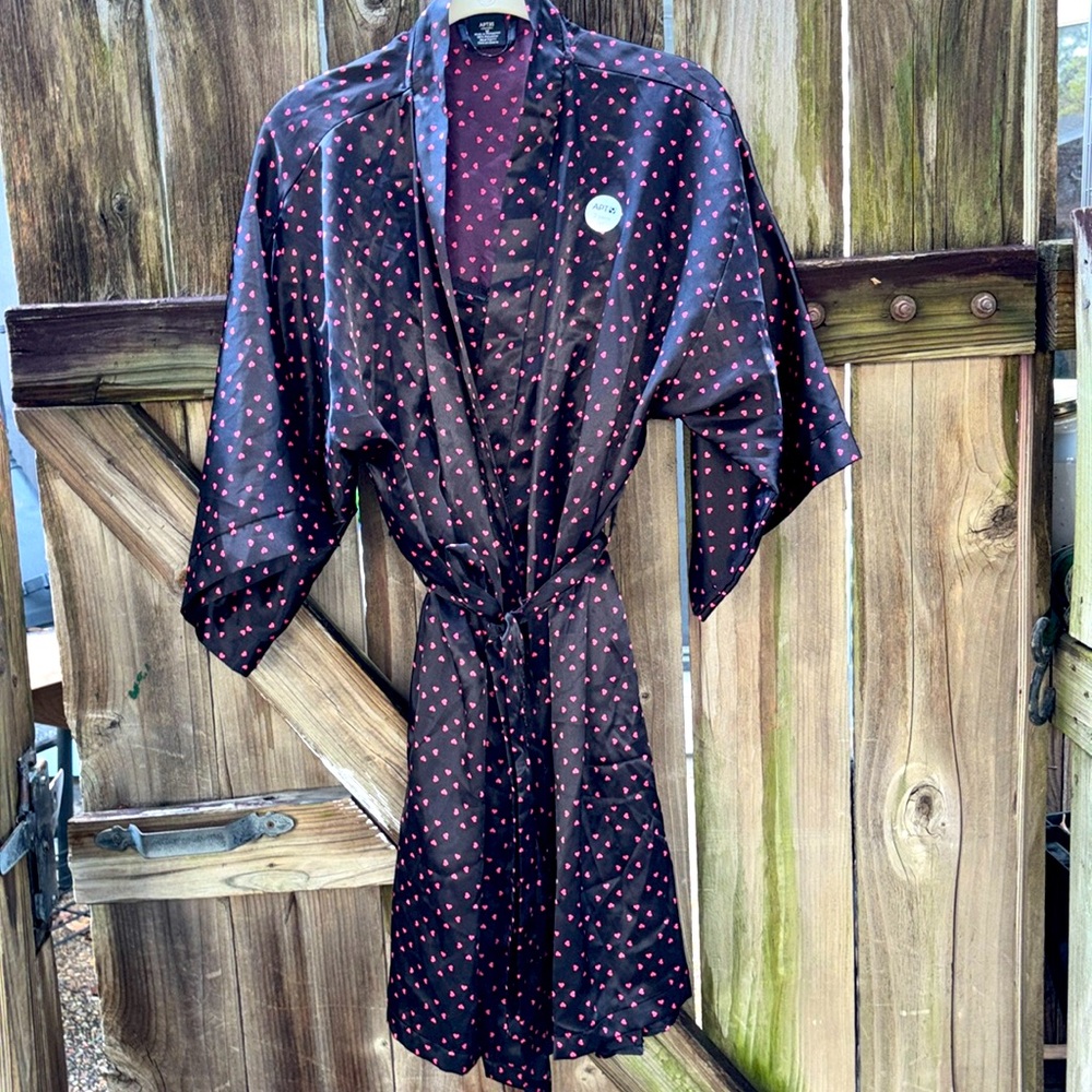 APT 9 2 Pc Nightgown Robe Black Pink Hearts Women’s Sz Medium NWOT